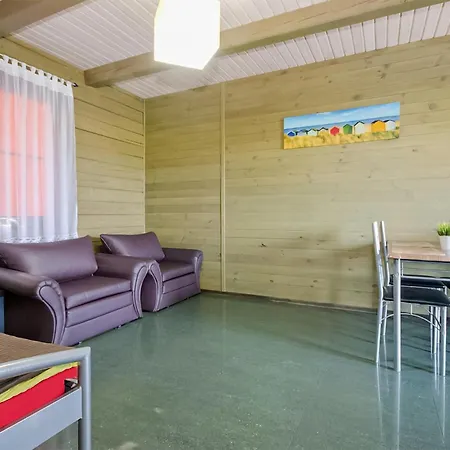Apartment Stunning In Darlowo With Wifi