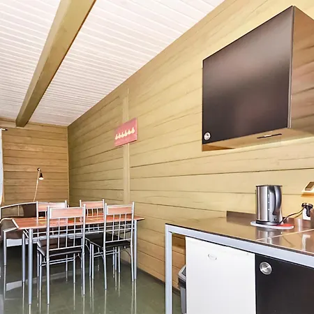 Apartment Stunning In Darlowo With Wifi Cisowo